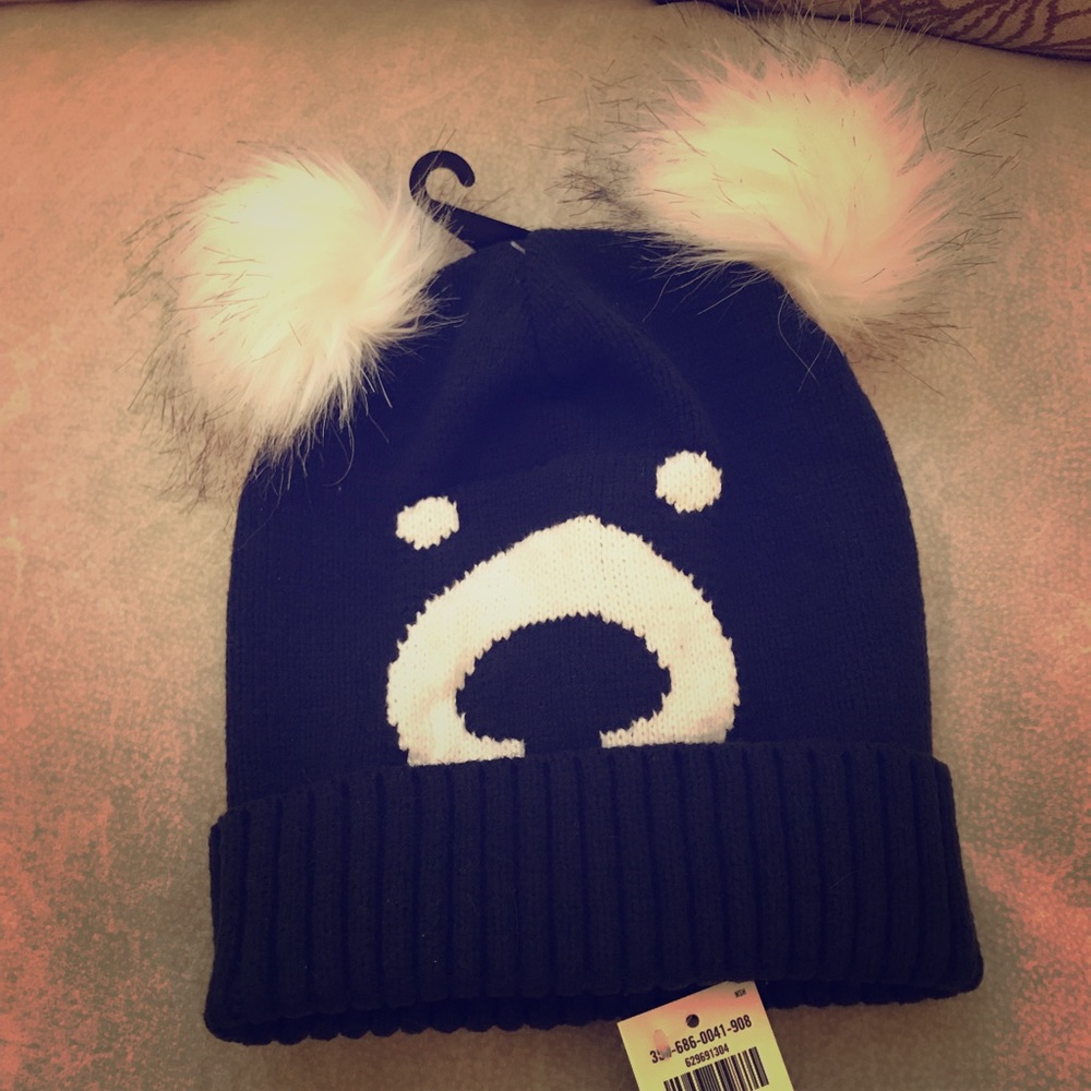 💥SOLD💥NWT Hollister Double Pom Beanie